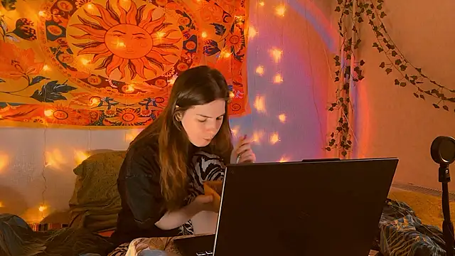 AliceCUNTach online show from February 11, 2026, 5:12 am