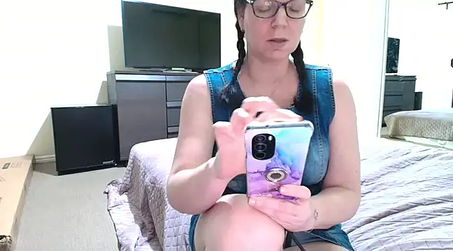 Snapshot of aussiepeaches chatting on February 27, 2025, 11:10 am aussiepeaches online show from February 27, 2025, 11:10 am