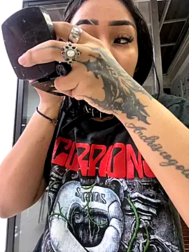 Snapshot of RebecaRush4 chatting on November 22, 2025, 2:43 am RebecaRush4 online show from November 22, 2025, 2:43 am