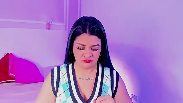 TianaGlow26 online show from February 7, 2026, 9:40 pm