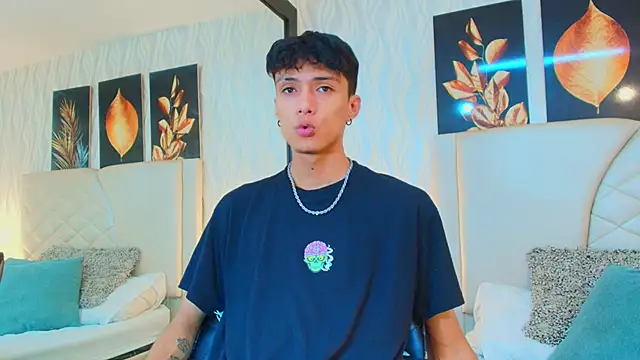 Snapshot of Lean_Portman chatting on September 19, 2025, 8:42 pm Lean Portman online show from September 19, 2025, 8:42 pm