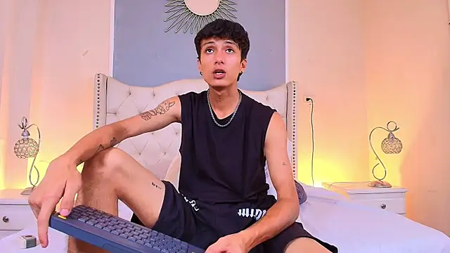 Lean Portman online show from July 23, 2026, 1:58 am