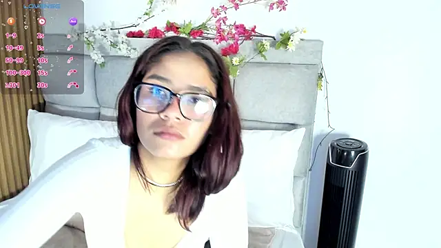 Snapshot of Aliina__Sauvage chatting on October 10, 2025, 12:37 pm Aliina Sauvage online show from October 10, 2025, 12:37 pm