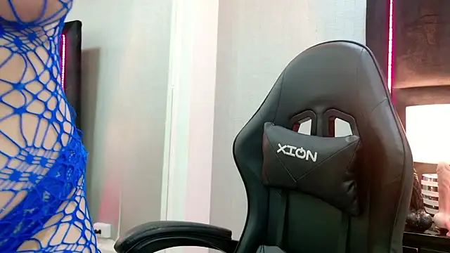 Snapshot of Sweet_Lucianaa chatting on November 6, 2025, 8:32 pm Sweet Lucianaa online show from November 6, 2025, 8:32 pm