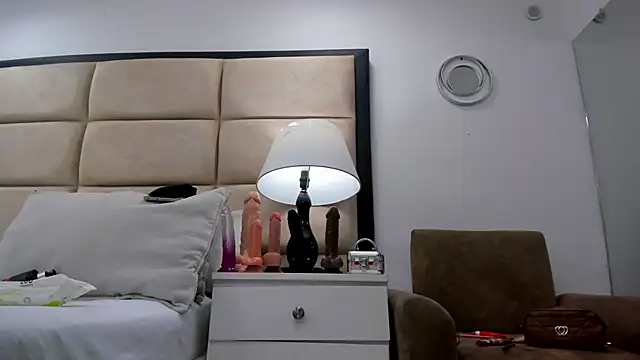 Snapshot of Sweet_Lucianaa chatting on November 28, 2025, 8:11 pm Sweet Lucianaa online show from November 28, 2025, 8:11 pm