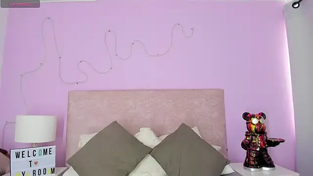 Snapshot of EmaRae1499 chatting on September 25, 2025, 7:28 pm EmaRae1499 online show from September 25, 2025, 7:28 pm