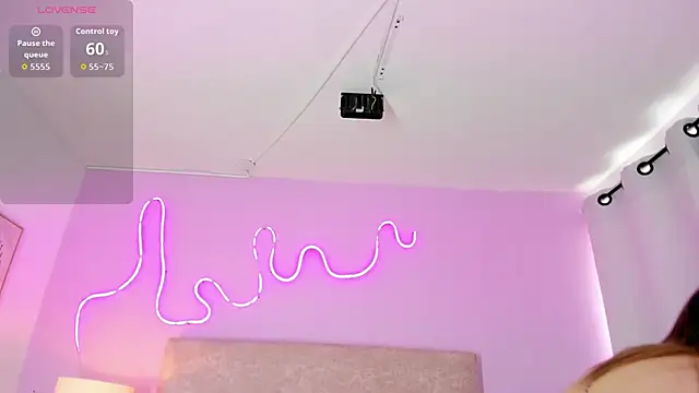 Snapshot of EmaRae1499 chatting on October 7, 2025, 4:04 pm EmaRae1499 online show from October 7, 2025, 4:04 pm