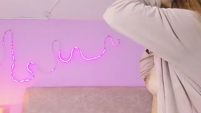 Snapshot of EmaRae1499 chatting on November 30, 2025, 3:49 pm EmaRae1499 online show from November 30, 2025, 3:49 pm