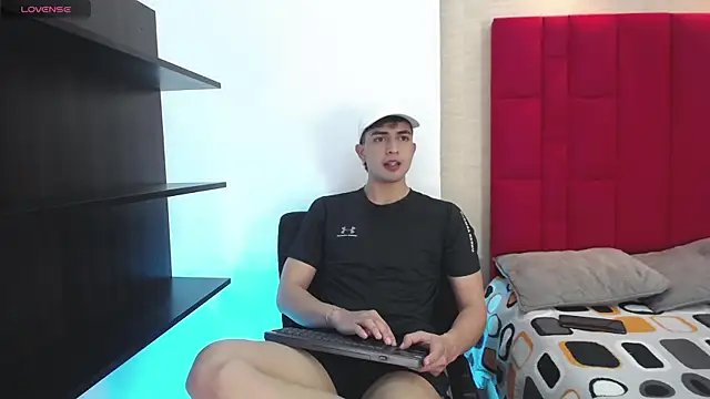 Snapshot of Cady_Hot chatting on October 29, 2025, 8:10 pm Cady Hot online show from October 29, 2025, 8:10 pm