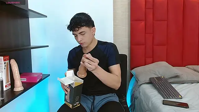 Snapshot of Cady_Hot chatting on November 15, 2025, 8:16 pm Cady Hot online show from November 15, 2025, 8:16 pm