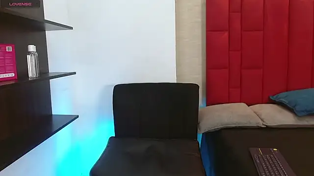 Snapshot of Cady_Hot chatting on November 24, 2025, 8:30 pm Cady Hot online show from November 24, 2025, 8:30 pm