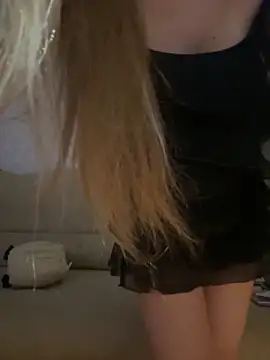 Snapshot of Nikihot__ chatting on December 3, 2025, 10:41 pm Nikihot online show from December 3, 2025, 10:41 pm