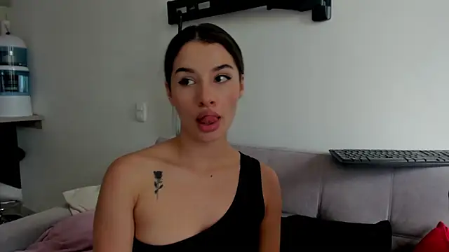 Snapshot of 0ne_0f_0ne chatting on July 1, 2026, 5:56 pm 0ne 0f 0ne online show from July 1, 2026, 5:56 pm