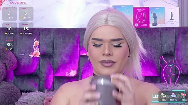 Ava Cristi online show from August 3, 2026, 6:33 pm