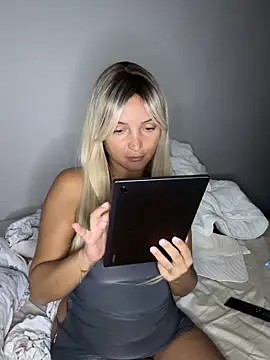 Snapshot of madiiy chatting on September 26, 2025, 10:36 pm madiiy online show from September 26, 2025, 10:36 pm