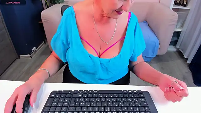 Snapshot of HotandMature chatting on January 20, 2025, 2:46 pm HotandMature online show from January 20, 2025, 2:46 pm