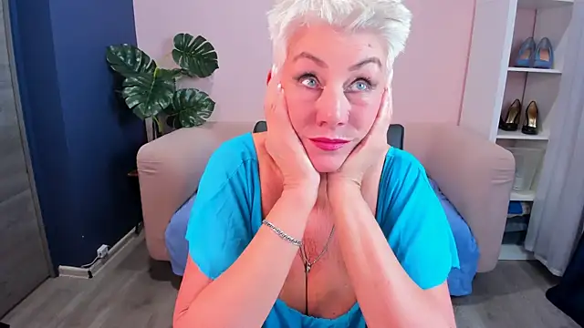 Snapshot of HotandMature chatting on February 3, 2025, 11:31 am HotandMature online show from February 3, 2025, 11:31 am