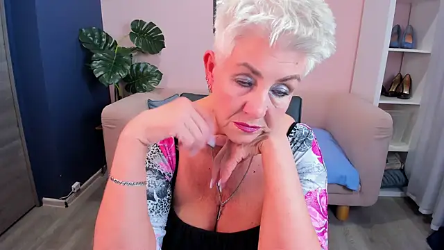 Snapshot of HotandMature chatting on March 13, 2025, 11:41 am HotandMature online show from March 13, 2025, 11:41 am