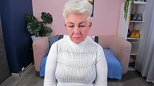 Snapshot of HotandMature chatting on November 5, 2025, 8:25 am HotandMature online show from November 5, 2025, 8:25 am