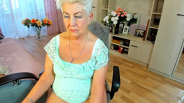 HotandMature online show from March 5, 2026, 9:16 am