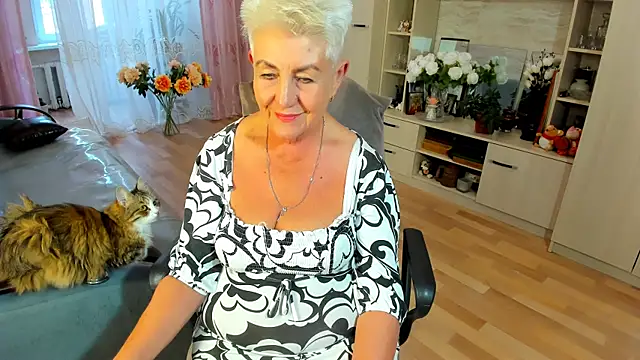 Snapshot of HotandMature chatting on July 7, 2026, 2:54 pm HotandMature online show from July 7, 2026, 2:54 pm