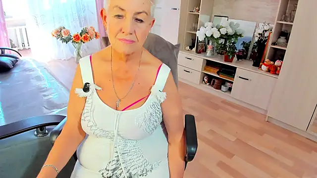 Snapshot of HotandMature chatting on July 30, 2026, 9:08 am HotandMature online show from July 30, 2026, 9:08 am