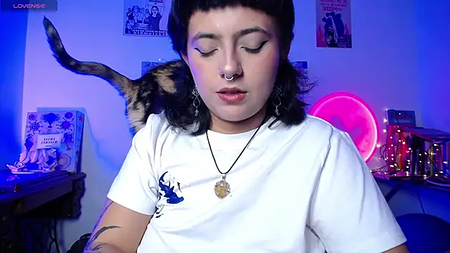 Snapshot of AlmaNanax chatting on September 30, 2025, 1:54 am AlmaNanax online show from September 30, 2025, 1:54 am