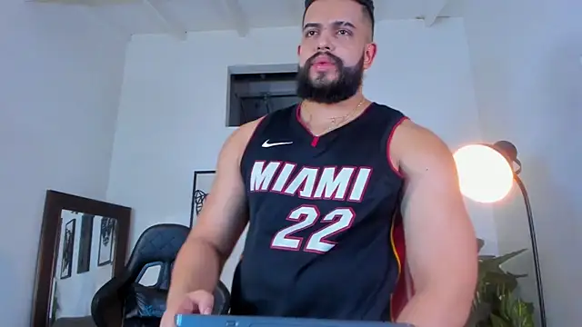 Justin kingX7 online show from April 24, 2026, 4:37 am