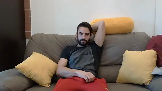 Amicisegreti online show from November 23, 2025, 6:35 am