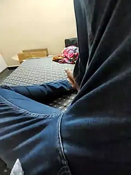 Snapshot of mommylover5 chatting on November 3, 2025, 3:13 pm mommylover5 online show from November 3, 2025, 3:13 pm