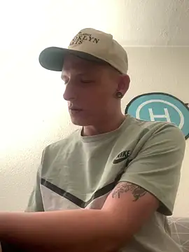 Snapshot of P44698 chatting on March 11, 2026, 10:32 am P44698 online show from March 11, 2026, 10:32 am