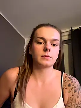 LisaFreier online show from October 2, 2025, 8:05 pm