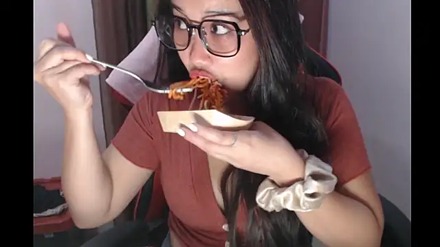 Snapshot of Chubby_HotLady chatting on November 19, 2025, 2:39 pm Chubby HotLady online show from November 19, 2025, 2:39 pm