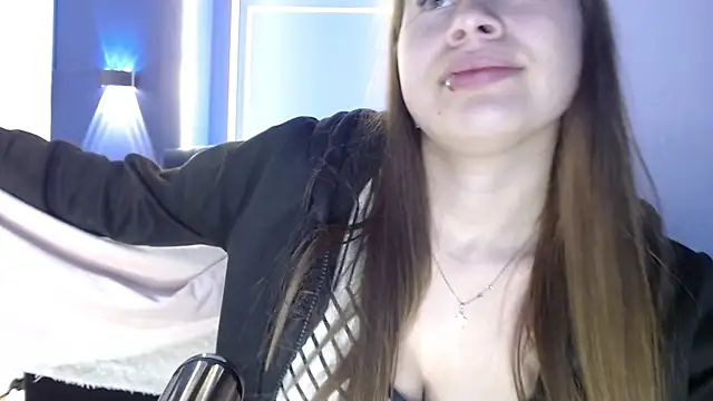 Olivia11  online show from September 29, 2025, 12:10 pm