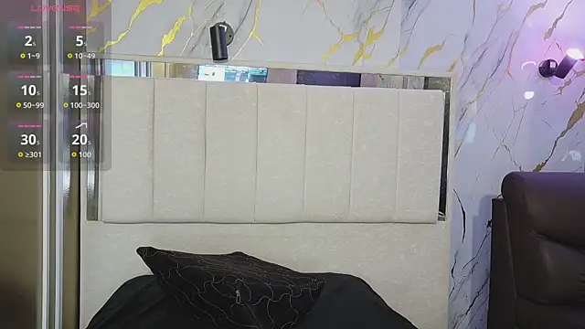 Olivia11  online show from July 7, 2026, 1:04 pm