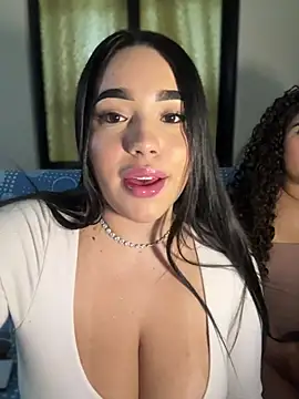 SofiaWildee online show from June 12, 2026, 4:33 am