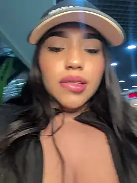 SofiaWildee online show from June 14, 2026, 11:07 pm