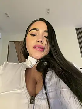 SofiaWildee online show from July 29, 2026, 4:54 am