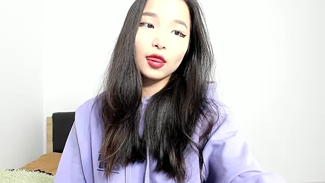 Soyun Mia online show from February 10, 2026, 2:21 pm