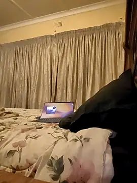 Snapshot of Cianda24 chatting on September 19, 2025, 7:58 pm Cianda24 online show from September 19, 2025, 7:58 pm