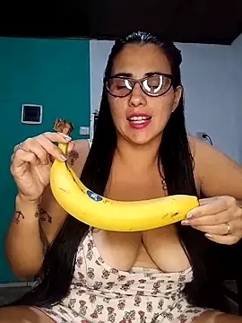 kariciasecreta online show from April 1, 2026, 1:39 am