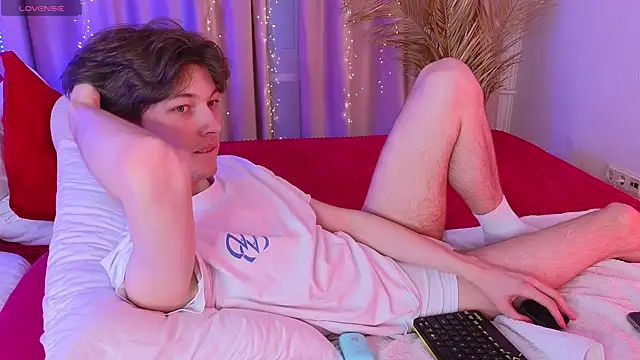 Snapshot of _Den1s_ chatting on November 30, 2025, 1:15 pm Den1s online show from November 30, 2025, 1:15 pm