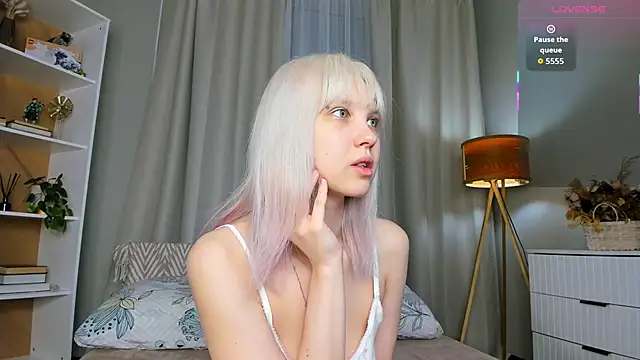 ErinBissonnette online show from March 2, 2026, 7:21 pm