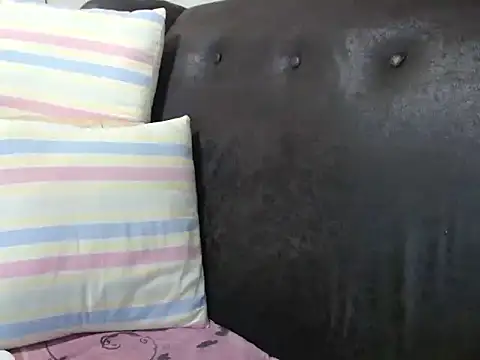 bustylaura4u online show from June 24, 2026, 5:45 pm