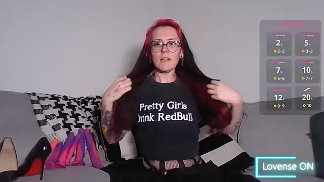 Snapshot of Harley-Moon chatting on November 22, 2025, 11:15 pm Harley-Moon online show from November 22, 2025, 11:15 pm