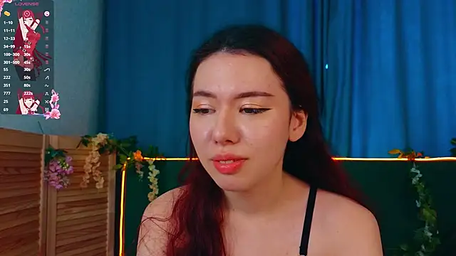 Snapshot of JenniferGlover chatting on November 14, 2025, 8:24 am JenniferGlover online show from November 14, 2025, 8:24 am