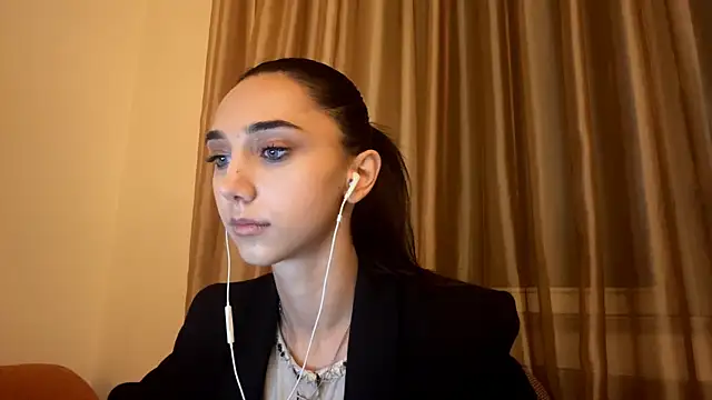 LinaMour online show from September 24, 2025, 10:13 pm