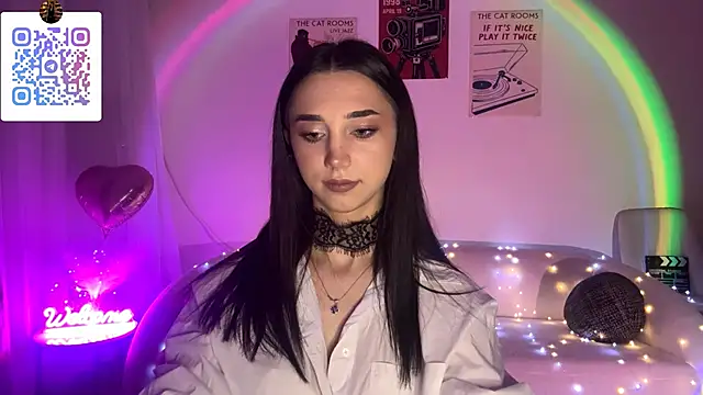 LinaMour online show from April 23, 2026, 10:34 pm