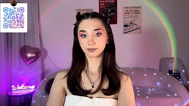 Snapshot of LinaMour chatting on May 7, 2026, 10:26 pm LinaMour online show from May 7, 2026, 10:26 pm