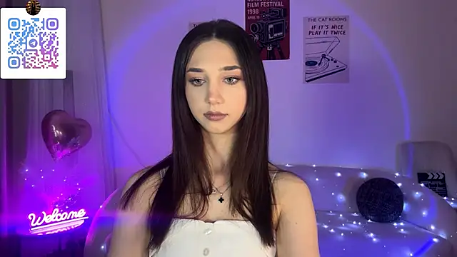 Snapshot of LinaMour chatting on May 24, 2026, 10:26 pm LinaMour online show from May 24, 2026, 10:26 pm